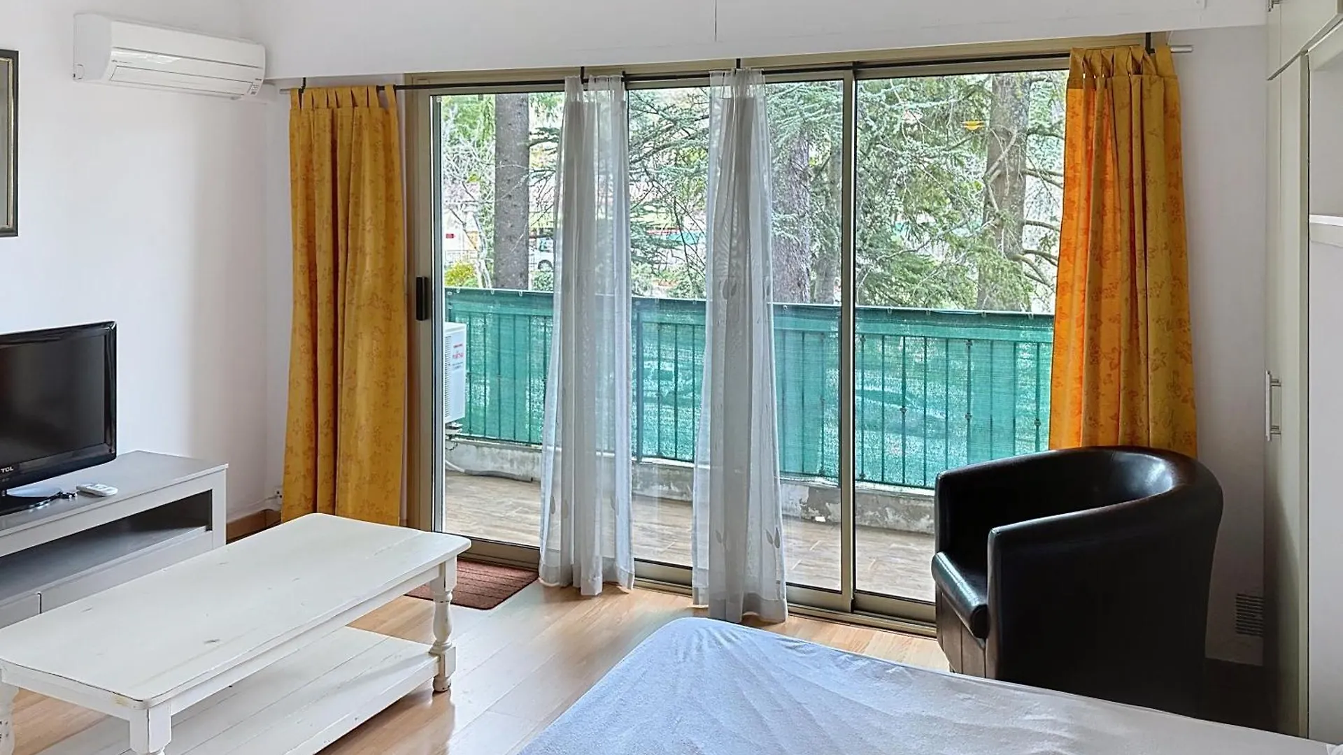 Apartment Studio Greoux