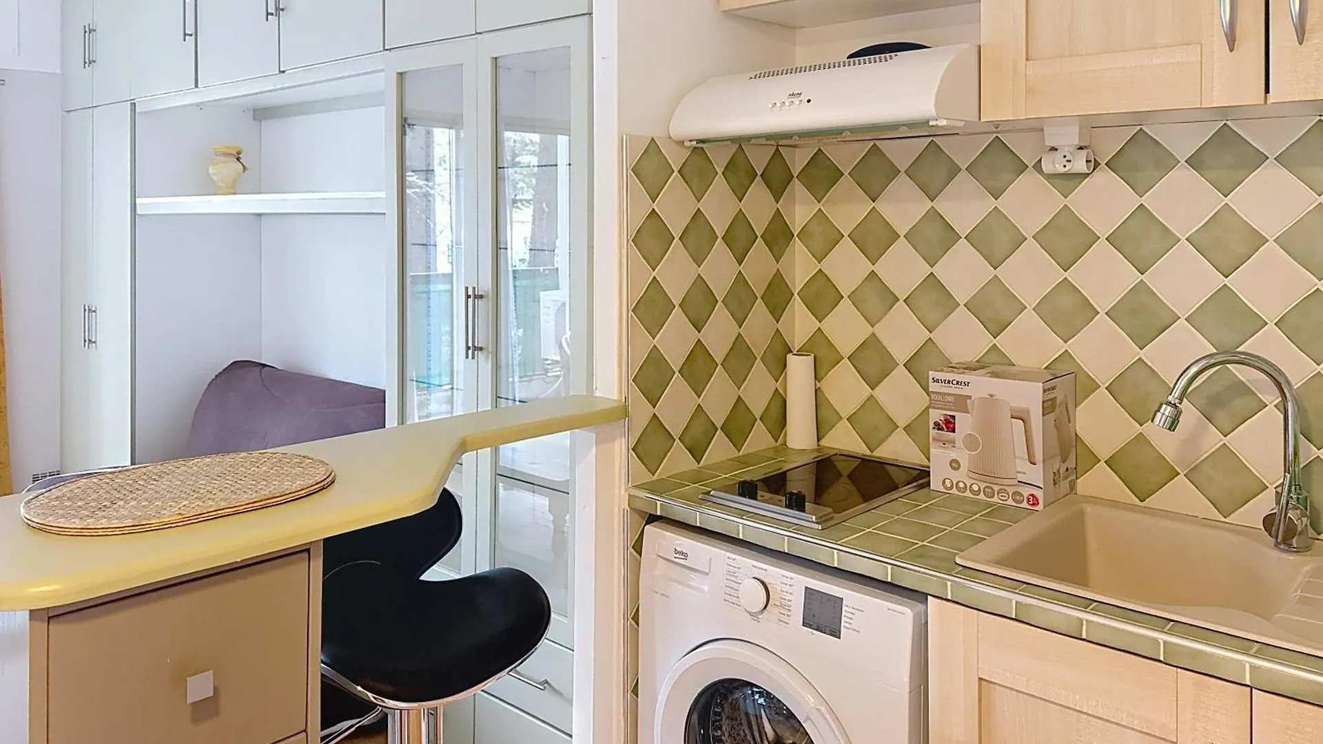 Studio Greoux Apartment
